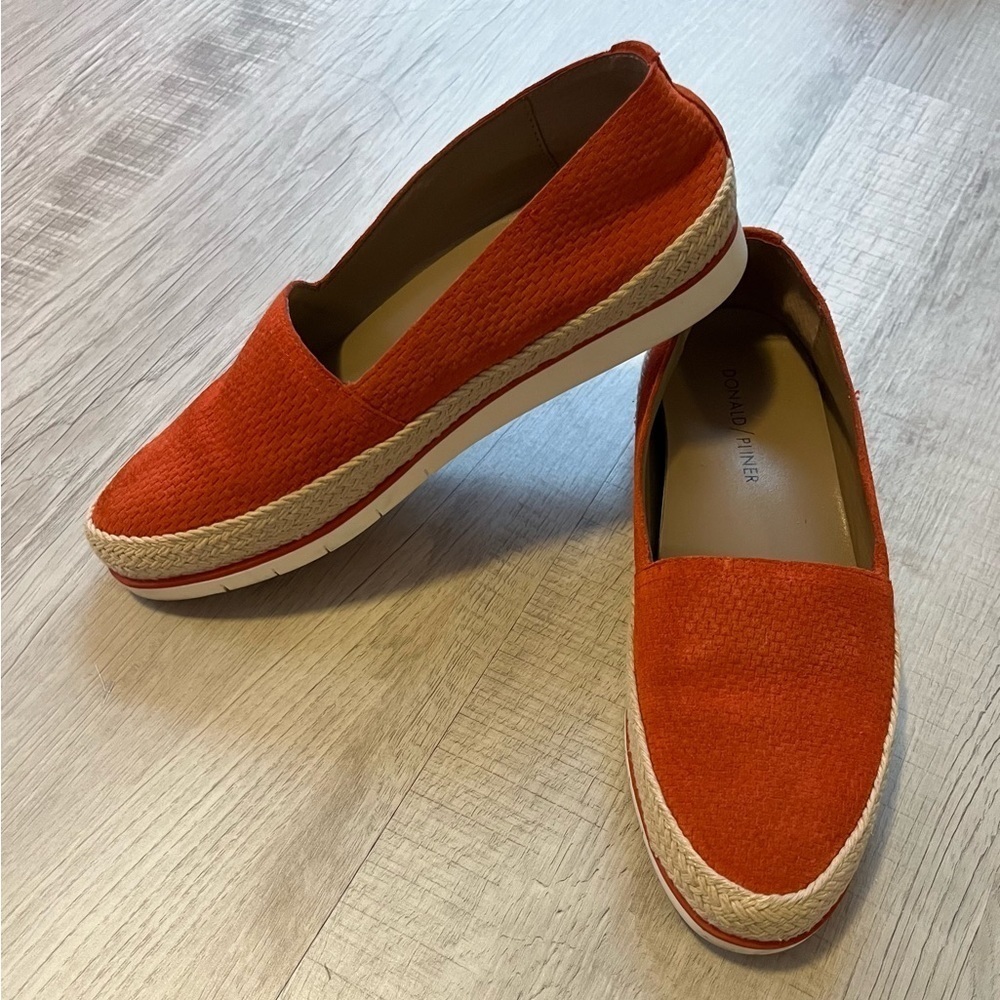 Donald J Pliner palm perf suede slip on shoes size 6 - Picture 2 of 11
